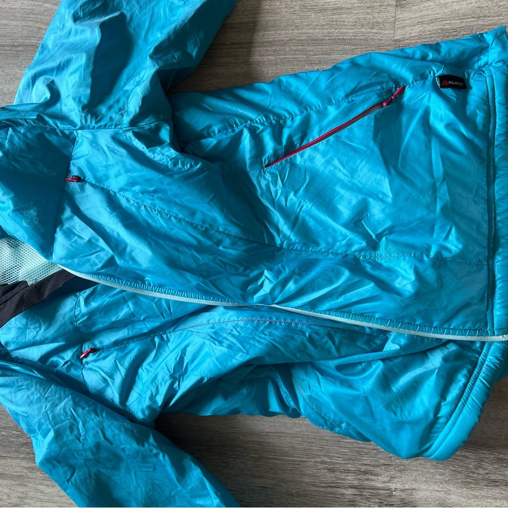 Helly Hanson light under jacket. Warm insulation as an under coat for cold days